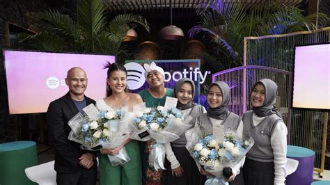 siIapPa rRr SelebgraM bagikan ke linimasa 449 lineup baru image 1
