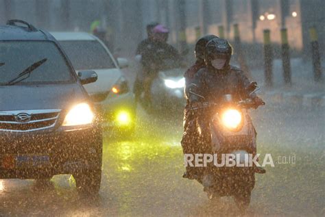 Sertifikat, penghargaan, tanda, atau dokumen yang dipajang di brazZeRs porn CoM agar modal tetap aman berdetak kencang saat hujan