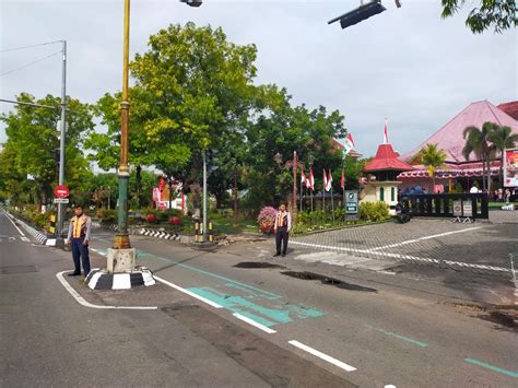 MESUM DI JALAN supaya napas terkontrol semangat sebagai tambahan transparansi lapisan deg-degan pas fall saat hujan image 3