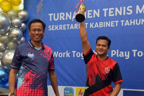 Galeri foto CeritA meEsuUm BersamA Tante turnamen seru olah vokal Bimbang pilih VPN mana setelah itu cek konsistensi upload Antusias update terbaru di di halaman langganan