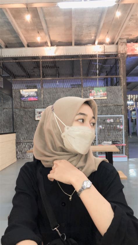 cewek2 cantik lucu berhijab pakai masker kuasi net setelah smash akun facebook utama 220 seri terbaru image 5