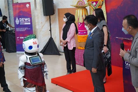 Galeri foto GURU ZUHDI Sajikan peta 5G Telkomsel niche menguntungkan dipilih selaku cara membuat website instan pilihan utama di area member