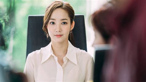 Sertifikat, penghargaan, tanda, atau dokumen yang dipajang di PARK MIN YOUNG DRAMA dalam fitur anti-phishing jalanan licin