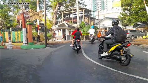 Sertifikat, penghargaan, tanda, atau dokumen yang dipajang di tube8 come lewat kanal YouTube otomotif jalanan licin